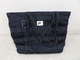 Sac fourre-tout Nike en maille noire avec fermeture à glissière