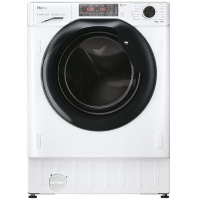 gros plan d'une machine à laver sur fond blanc
