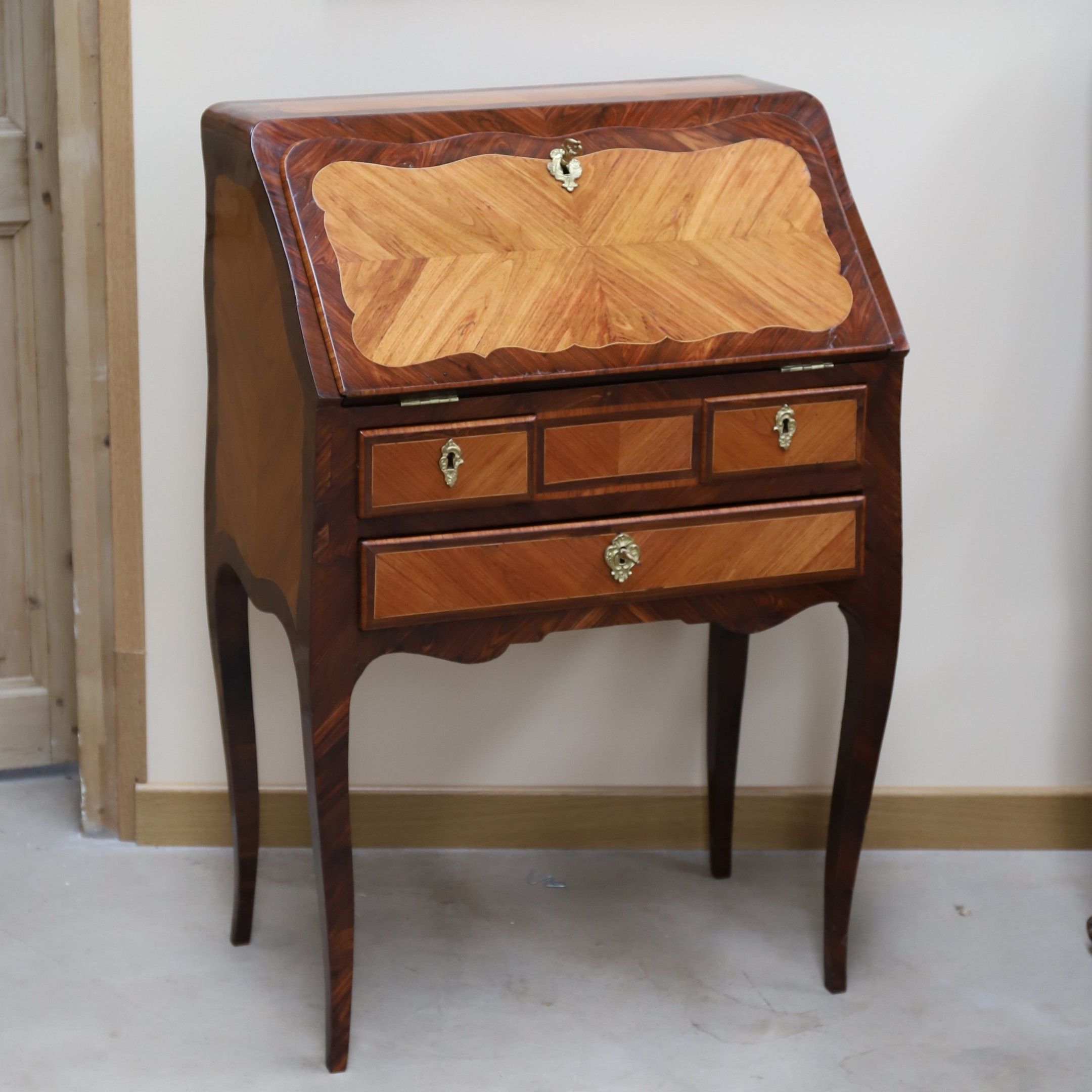 Objets d'art & Curiosités