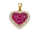un pendentif en forme de cœur, orné d'un rubis et de diamants