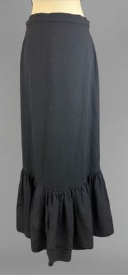 a black skirt with ruffles on a mannequin mannequin mannequin mannequin mannequin mannequin mannequin manne