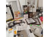 many items that are sitting on a table together