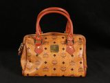 Sac à main MCM de taille moyenne à dôme, en cuir Visetoe