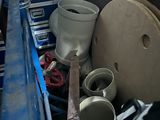 a lot of trash in the back of a truck