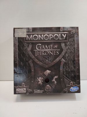 Le jeu « Monopoly Game of Thrones » est exposé sur une table