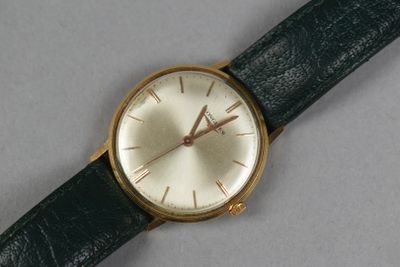 a watch that is sitting on a table