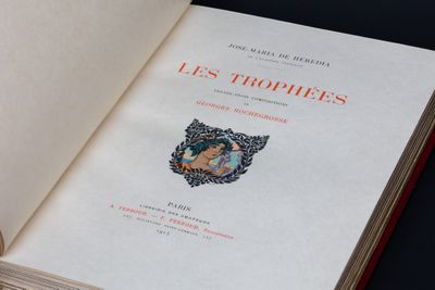 un livre ouvert sur lequel figure une femme