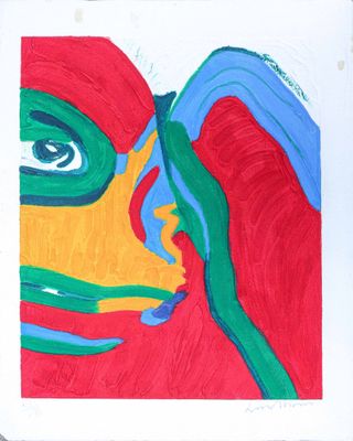 une photo d'une peinture représentant le visage d'une femme sur une feuille de papier