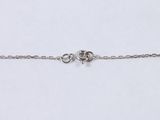 a close up of a silver chain with a clasp on it