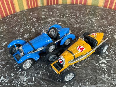 Deux modèles réduits Burago Bugatti T35, voitures de course … - Photo 1