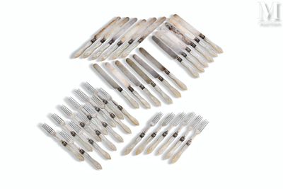 six pieces of hair combs are stacked on top of each other