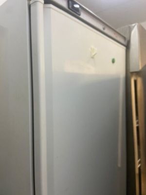 A positive refrigerated cabinet with a DIXELL metal door - 84657865-235 ...