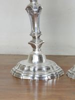 PAIRE DE FLAMBEAUX en bronze argenté à fût balustre et base … (photo 3)