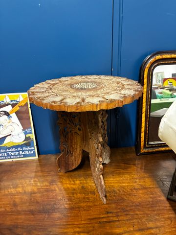 Petite table basse extrême orientale