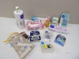 many items that are sitting on a table