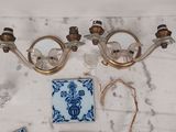 a lot of items that are sitting on a table