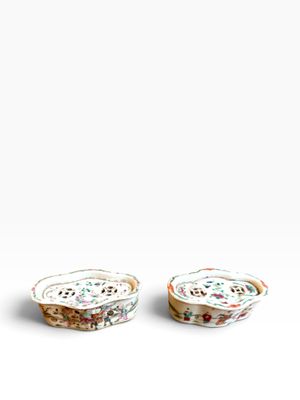 paire de bols en porcelaine chinoise à motifs floraux