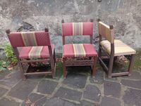 Ensemble de trois chaises en bois sculpté et ajouré, de styl… (photo 2)
