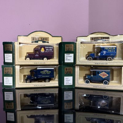 Lot de 4 vans miniatures LLEDO PLC DAYS GONE années 1910/192…
