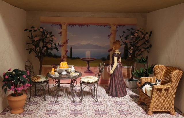 Diorama. Composition miniature, dans une vitrine en bois, vitre e...