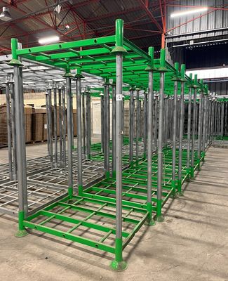 Catalogue en préparation. 20 racks superposables Type MANURACK. Haut. 