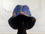 an image of a woman ' s hat on a mannequin head