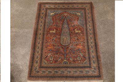 tapis persan ancien à motif floral sur fond beige