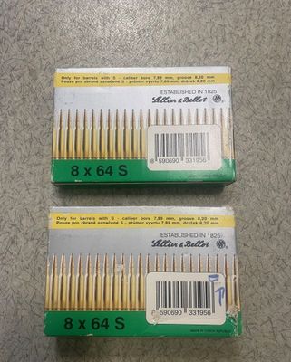 2 boîtes de munitions calibre 8 x 64 s de marque Sellier et Bellot.