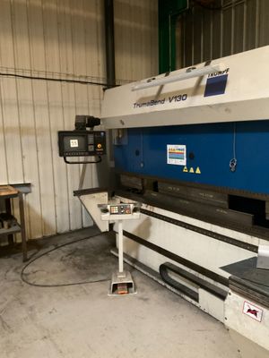 une grande machine installée dans un bâtiment