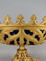 Grande COUPE de style néogothique en bronze ciselée et dorée… (photo 6)