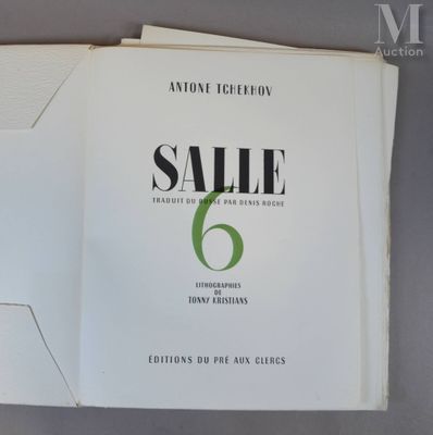 un livre ouvert sur lequel figure l'image d'une promotion