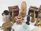 many different items that are sitting on a table