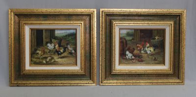 deux tableaux encadrés représentant des poulets et des poulets dans une grange