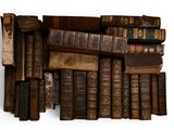 une pile de vieux livres empilés les uns sur les autres