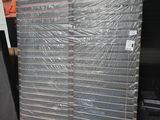 un matelas emballé dans du plastique