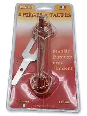 Le paquet contient une paire de ciseaux et un morceau de fil de cuivre.