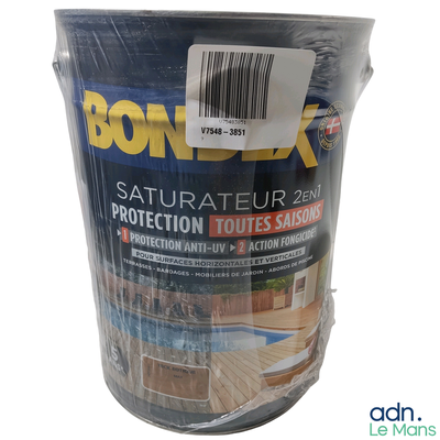 une photo d'un récipient en plastique sur lequel est collé un autocollant