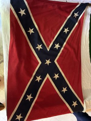 drapeau des États confédérés d'Amérique exposé dans un musée