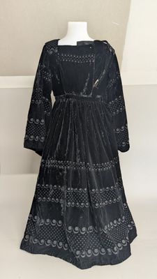 an image of a black dress on a mannequin mannequin mannequin mannequin mannequin mannequin mannequin mannequin