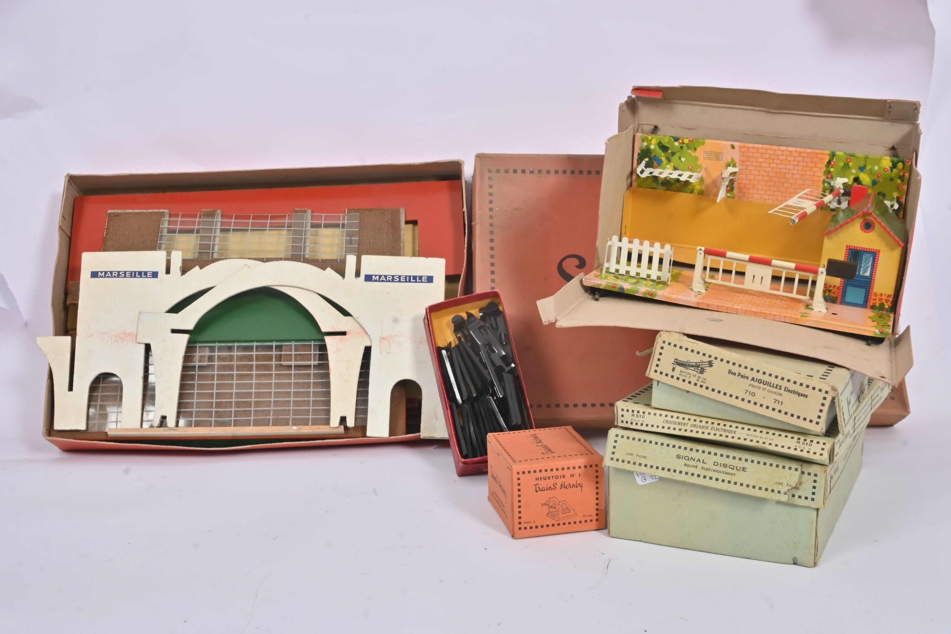 Objets d'art & Curiosités