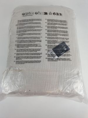 un sac de nourriture posé sur une table