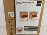 la boîte est ouverte pour montrer le contenu d'un ensemble de meubles