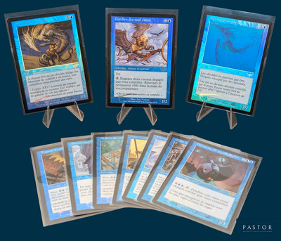 cinq cartes de couleurs et de motifs différents sur un fond bleu