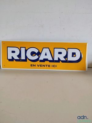 richard en ventte ici sign on the wall of a building
