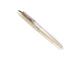 une image représentant un stylo sur fond blanc