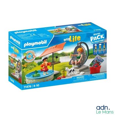 Le Playmobil se trouve dans la boîte avec son contenu.