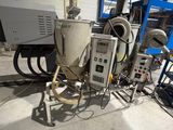 une machine qui se trouve à l'intérieur d'un bâtiment