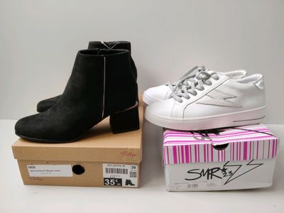 Lot composé de 2 paires de chaussures, P.