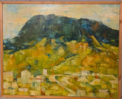une peinture à l'huile représentant une montagne avec un village au premier plan