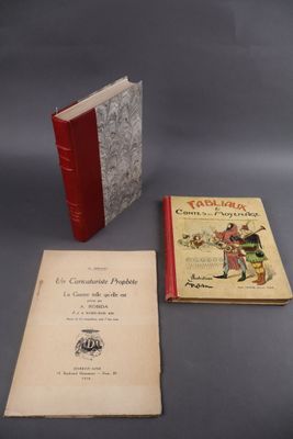 deux livres posés l'un à côté de l'autre sur une table